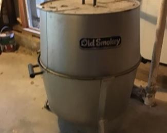 Old Smokey Cooker Grill