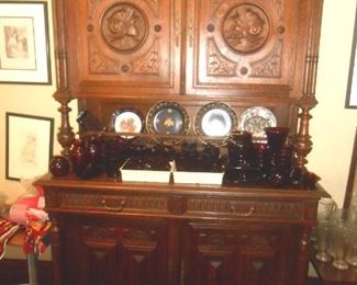 What a gorgeous, ornate 8' sideboard cabinet this is!