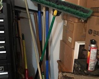 Miscellaneous gardening equipment 