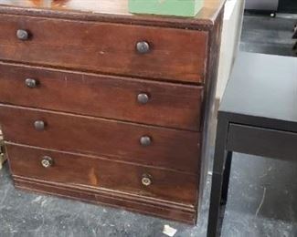 Antique 4 Drawer Dresser $95