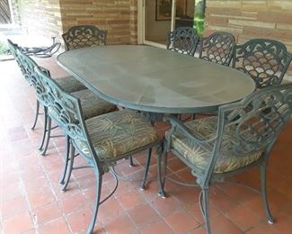 Salterina table and chairs for patio