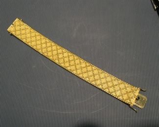 Image of the bracelet. See detail next photo.