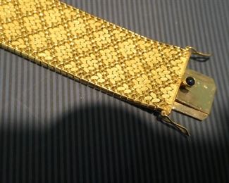 Bracelet, Signed Caplain Paris, 7.5" - 59.5 grams, .750 (18k). Cabachon sapphire clasp release.