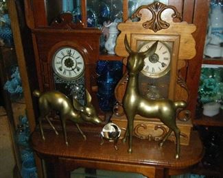 Big brass dear, Clocks 