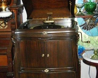 Works well with records  