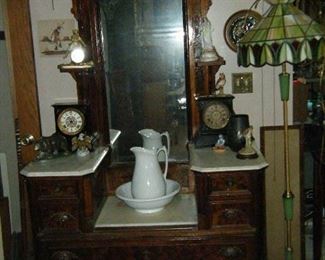 This has the keys to lock up with.