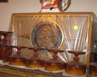 Vintage radios and televisions!