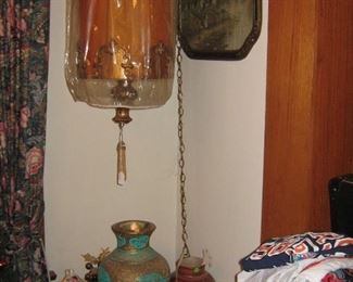 Vintage decor and lamps!