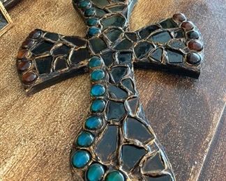 Unique cross