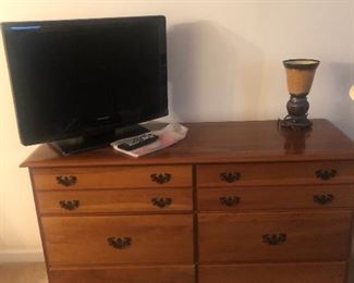 Chest included in bedroom suite 