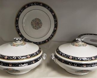19 Piece Runnymede Bone China