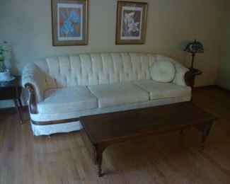 Sofa with tufted back