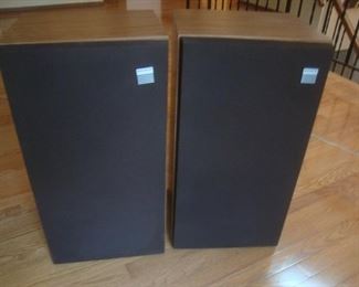 Pair of Sony speakers