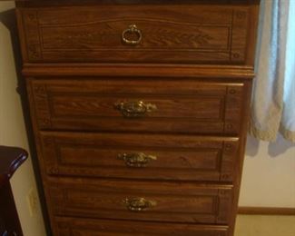 Chest with 5 drawers