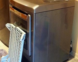 Kenmore Elite Gas Dryer, Model 71523210, 44" x 27.5" x 26", Powers On