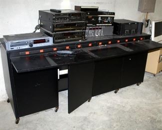 4-Door Rolling Powered Workstation, With 12 Outlets, 35.5" x 82.25" x 37"