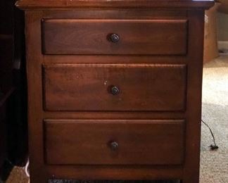 Daniel's Amish Solid Wood 3-Drawer Night Stand 31.5" x 27.5" x 19"