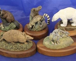 214 - 5 Hamilton Wildlife figures
