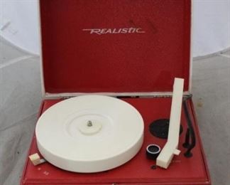390 - Realistic portable record player
