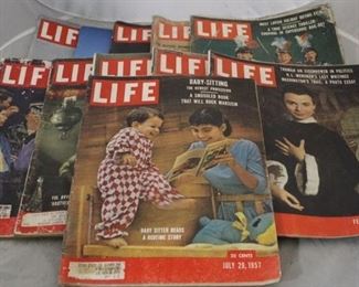 438 - 11 Vintage Life magazines
