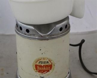 445 - Vintage Sunkist electric juicer
