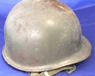 672 - World War II US Army military helmet
