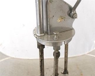 735 - Vintage syrup pump dispenser head
