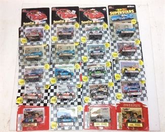 32 RACING CHAMPIONS 1/64 SCALE