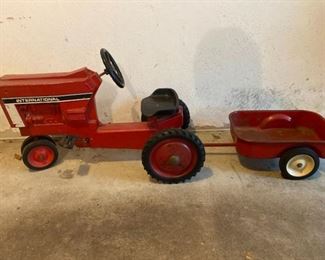 004 Vintage International Pedal Tractor and Wagon