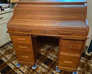 011 Antique Oak Roll Top Desk Ninas Favorite