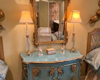 Gorgeous chest and mirror