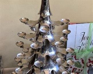 Filled with votives or Christmas balls, this would make a fabulous buffet/table centerpiece!