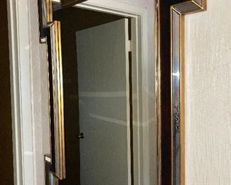 A unique mirror