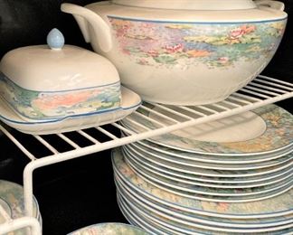 Service for 8 - "Summer Dreams" by Heinrich of West Germany