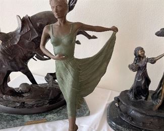Ballerina sculpture 