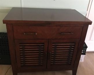 Queen size plantation style bedroom set includes bed, 2 nightstands, cabinet and dresser w/mirror.  $550