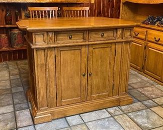 Nice Wooden Bar/Island with 2 Bar Stools