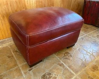 Nice Reddish Brown Leather Ottoman
Measures 31in x 22in x 17in
