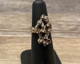 14k Gold Ring with Sapphires size 4 weighs 6.07 grams Missing a stone