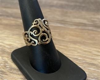 14k Gold Ring size 8 weighs 4.35grams