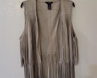 Ali Miles Western Vest with Long Fringe One size fits most. Other women’s clothing in this auction sizes medium to large.
