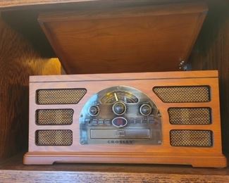 Vintage Style Crosley Turntable, AM/FM, CD Player in wooden cabinet
