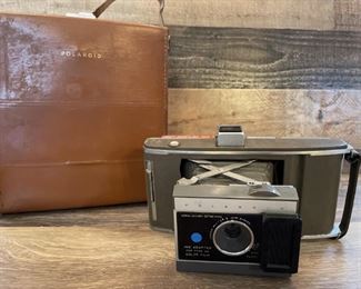 Vintage Polaroid J66 Land Camera w/ Carrying Case was Produced 1961-1963