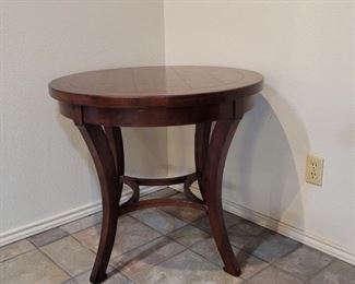 Bernhardt Round End Table