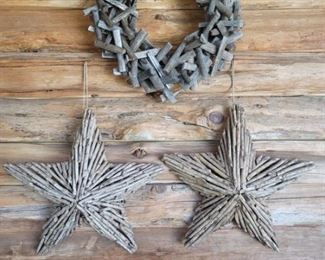 Driftwood Wreath & 2 Starfish Wall Hangings
Wreath has 19in diameter
