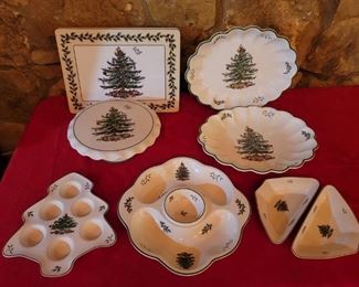 (8) Spode Holiday Donner Serving Pieces