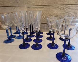 (20) Clear with Cobalt Blue Wine Stems