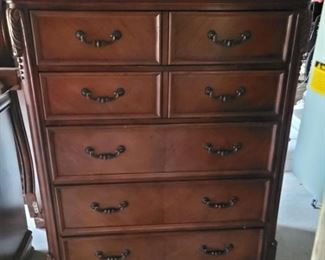 Nice Wooden Chest of 5 Drawers
