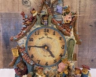 Whimsical Bear Collector Clock, The Boyds Bears.   From the Danbury Mint