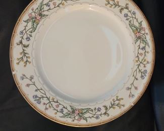 (12) Place Settings of Farberware WELLESLEY Discontinued Pattern, 1996-2003
12-Dinner plates, 12-bowls, 14- cups, 1 Platter,cream & sugar (no saucers, or salad plates) 
